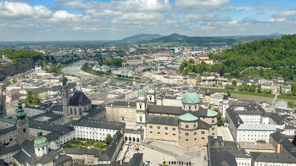 Ausblick von der Festung Hohensalzburg auf die Altstadt mit dem Dom