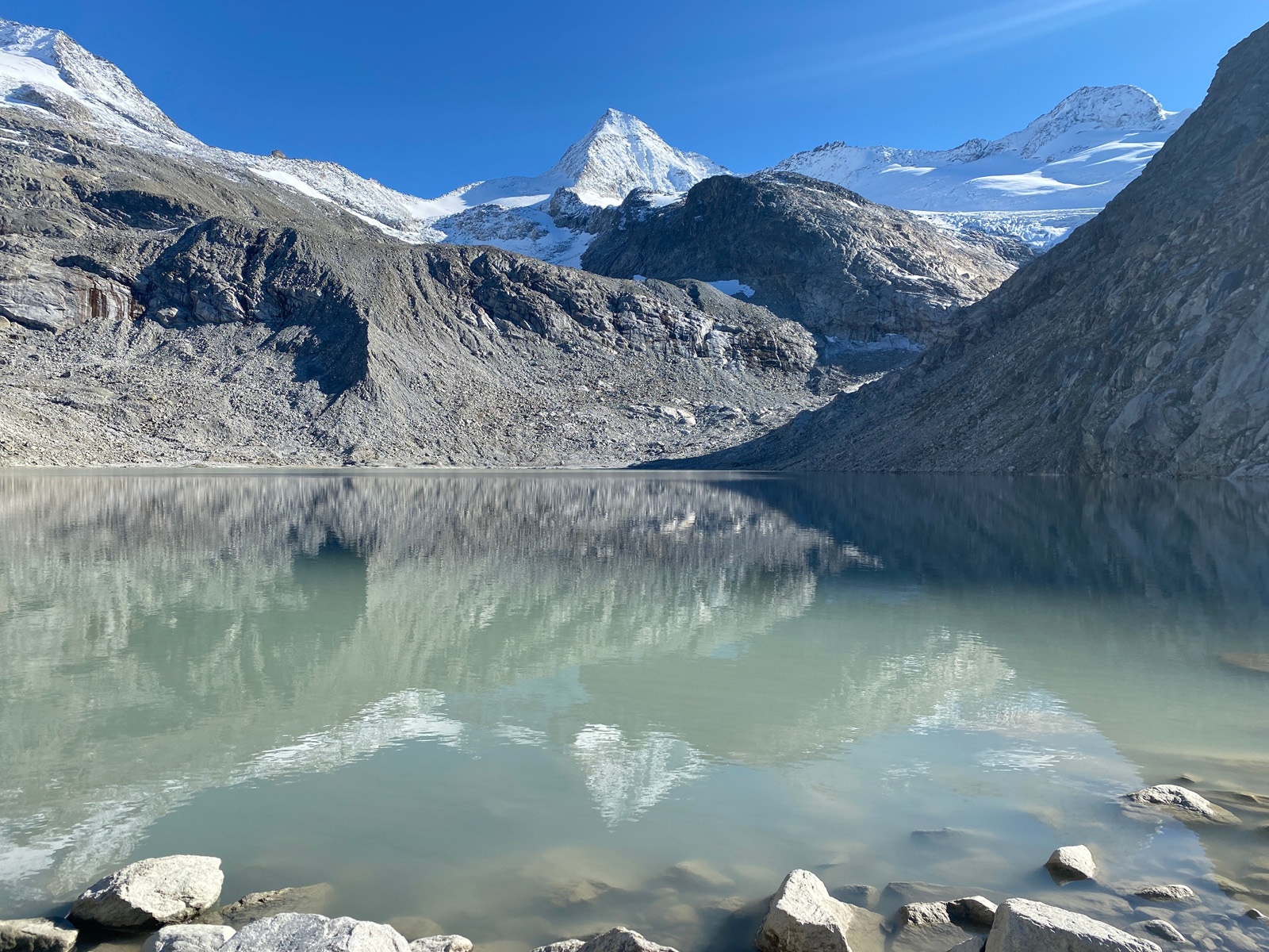 Obersulzbachtal glacier lake