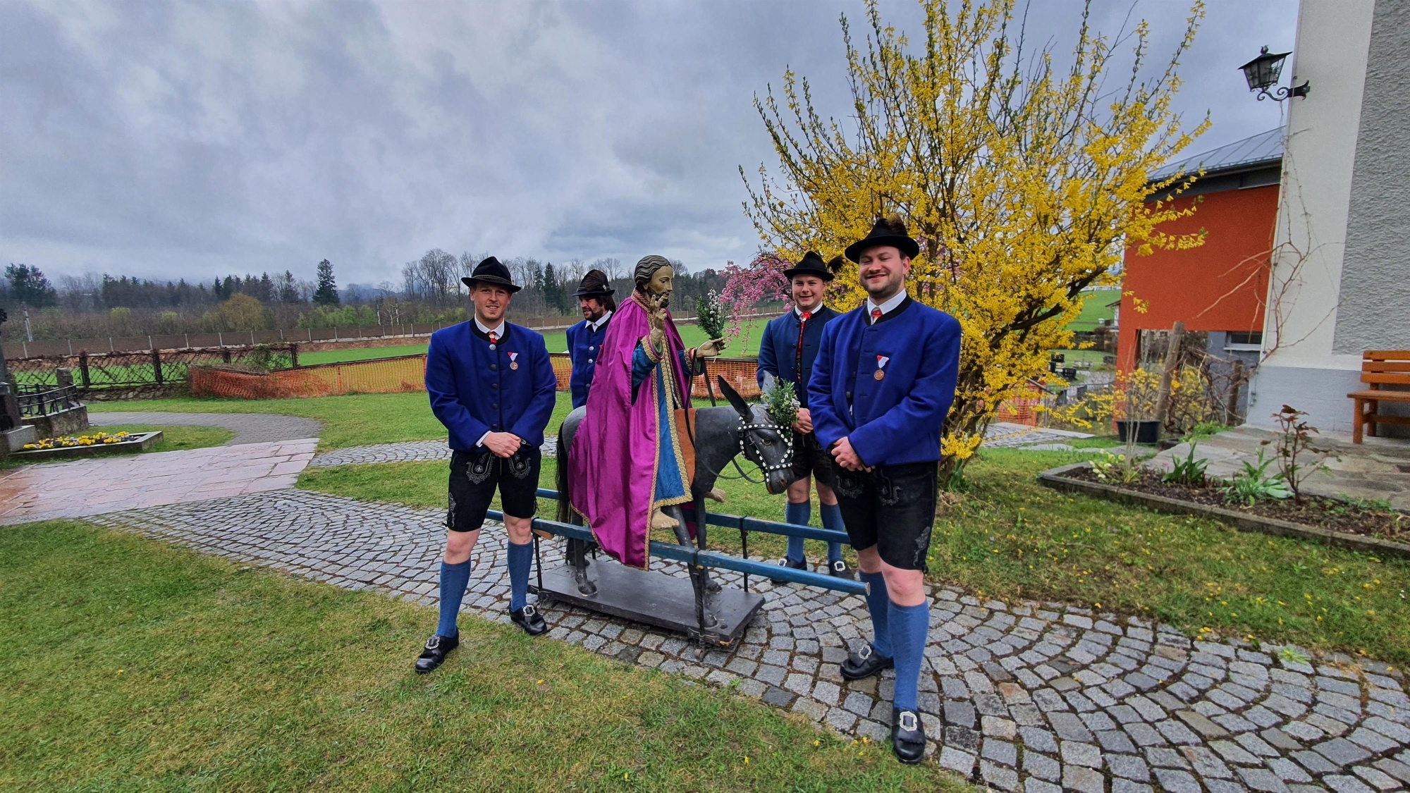 Puachstoana mit dem Pucher Palmesel