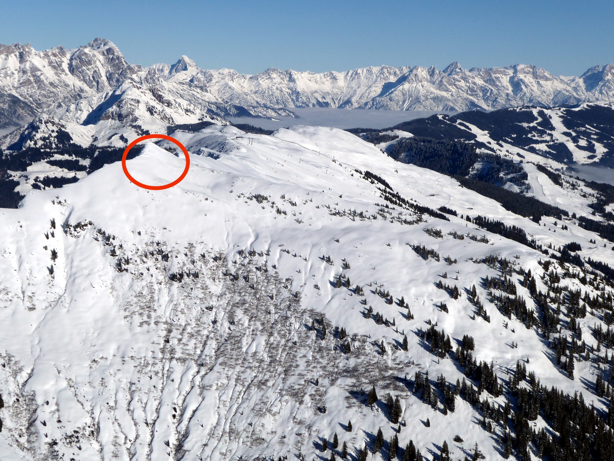 The Spieleckkogel viewed from the Staffkogel. In the background on the left the Leoganger Steinberge and on the right the Steinerne Meer.